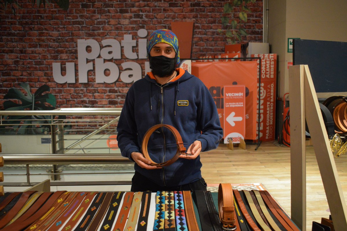 ✅ Hecho a mano

Ayer en <a href="/espaciourbano/">David Picoli</a> de Las Rejas acompañamos a nuestras emprendedoras y emprendedores que brindan nuevas energías al centro comercial con sus productos. ¡Vengan a darse una vuelta!✨ #EstaciónCentral