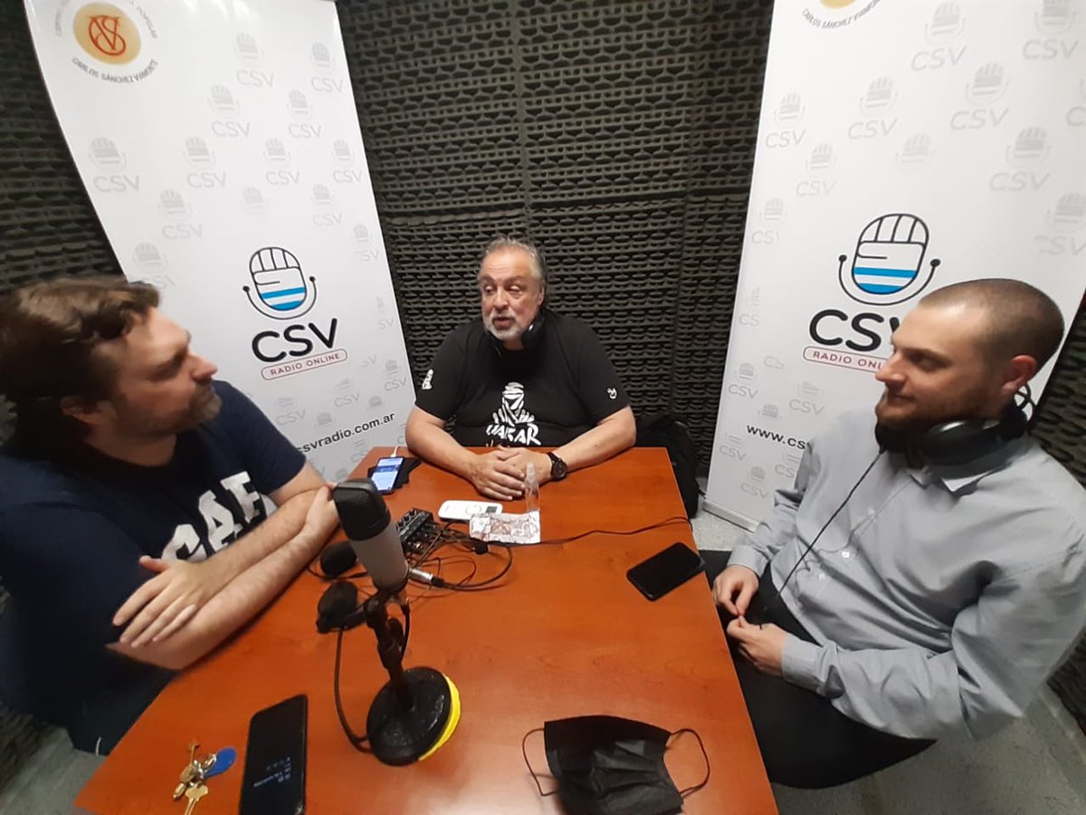 delacabeza_sl's tweet photo. Compartimos el programa de ayer con la entrevista a @matiasplescia de @Volver_a_SL:

✅https://t.co/ci5ipWSCLD

✅https://t.co/kxwDseteYp

#DeLaCabeza #SanLorenzo https://t.co/c290QBCmdq