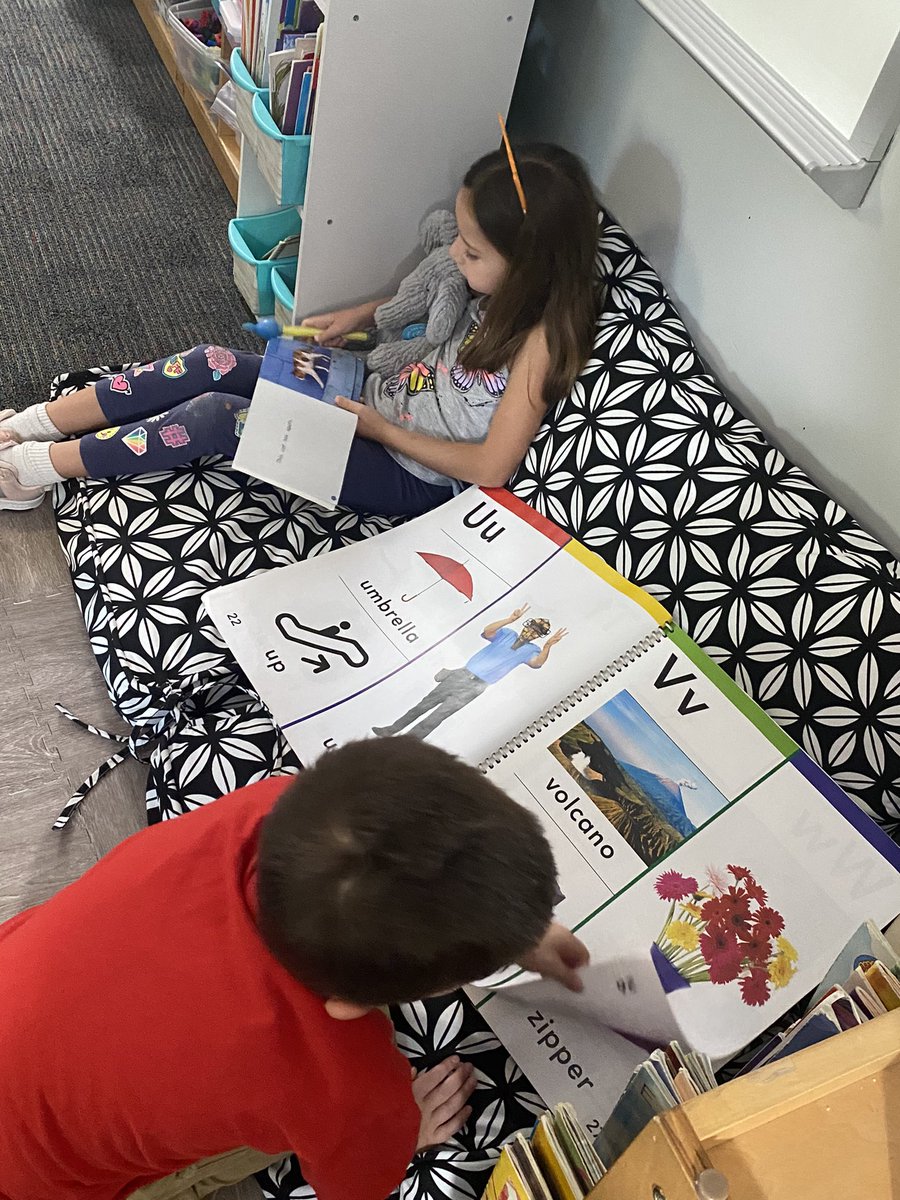 HumbleISD_WHE's tweet photo. Loving the independence and engagement in @sbrookskinder classroom this morning!! These kinder friends are ROCKING it!! #readersareleaders https://t.co/GSLKAPPhNd