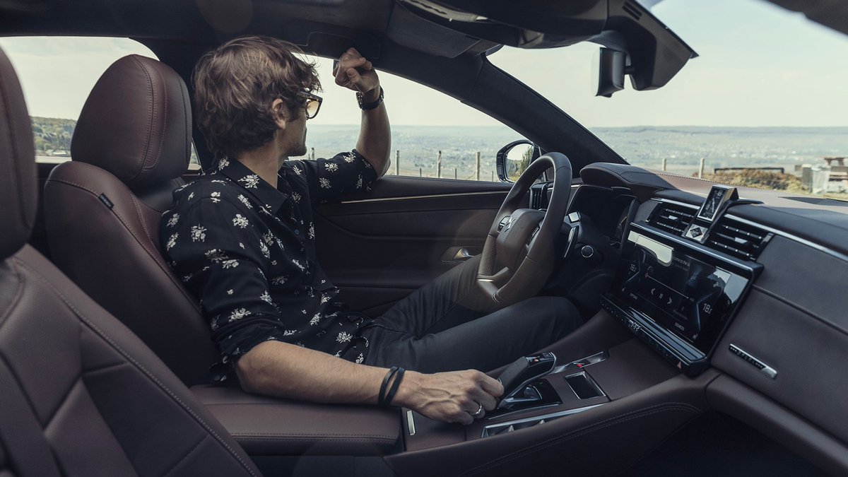 DS_UK_Official's tweet photo. Divine proportions, natural elegance. The #DS9 E-TENSE OPÉRA interior is adorned with the most beautiful Rubis Red Nappa watchstrap leather.
Discover more: https://t.co/ljnkwW91EM https://t.co/9m2qSo8y7d