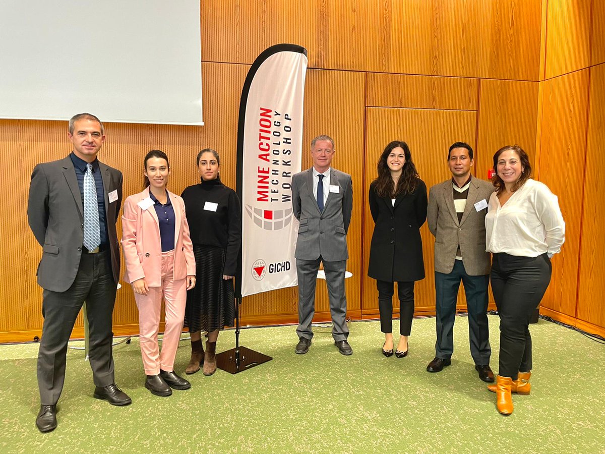 UNMAS's tweet photo. #UNMAS staff from Mali, Somalia, South Sudan, the Territory of Western Sahara and HQ partook in the Eighth Mine Action Technology Workshop organized by GICHD and UNMAS, and briefed colleagues at Palais des Nations. 

More info: https://t.co/fra5SFDVRD https://t.co/oCSMiStnWU