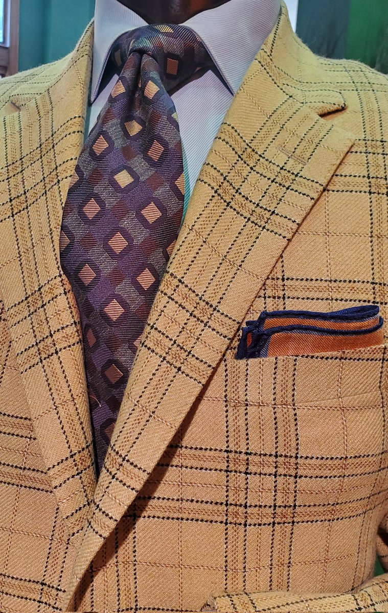 BruceBairdCo's tweet photo. FridayForm. Fresh, new cashmere camel coat from Hickey-Freeman. #hickeyfreeman #gitmanbros #robertjensen #FormOfTheWeek https://t.co/AveAPMBiuQ