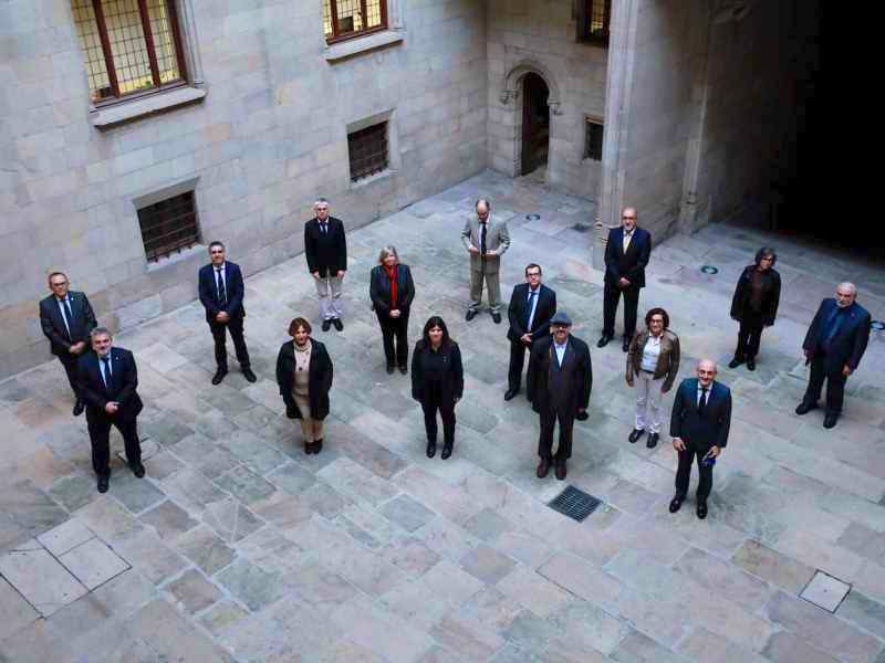 univgirona's tweet photo. 🔹#UdGActualitat | Ramon Brugada rep la Medalla Narcís Monturiol al mèrit científic i tecnològic. 

El catedràtic i primer degà de la @UdGMedicina ha rebut la distinció de mans de la consellera de Recerca i Universitats, @GemmaGeis.

https://t.co/mMmbNBu3IW https://t.co/xptcCPK6bw