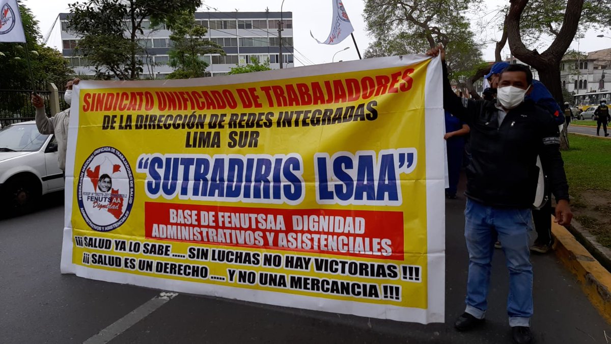 kellyportalati2's tweet photo. En tal sentido, respaldamos el reclamo de la #FENUTSSA sobre la precariedad en que se encuentra el sector salud, sobre todo con respecto a los establecimientos de salud, los equipos médicos y de protección personal, las condiciones laborales y la corrupción de funcionarios. (2/3) https://t.co/msyuywc6M5