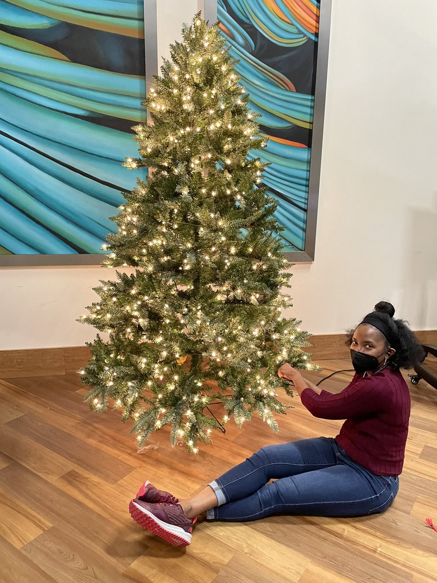 ScyllaLopez's tweet photo. .@CentCoins and I are getting Christmas started early at @KHOU! https://t.co/gS7ilMp88c