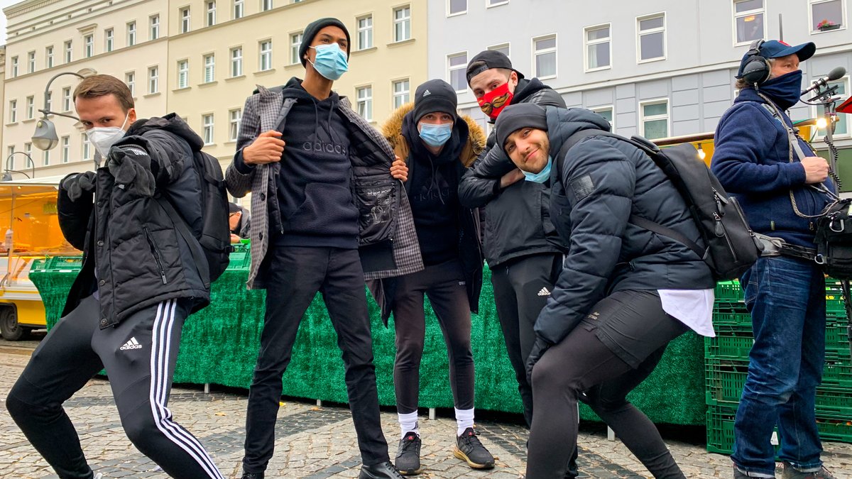 G2_MTS's tweet photo. SQUAAAAD ✊

Catch Episode 6 of G2 Making The Squad: FIFA Edition on YouTube at 19:00 CEST! https://t.co/OyPSzjhijs