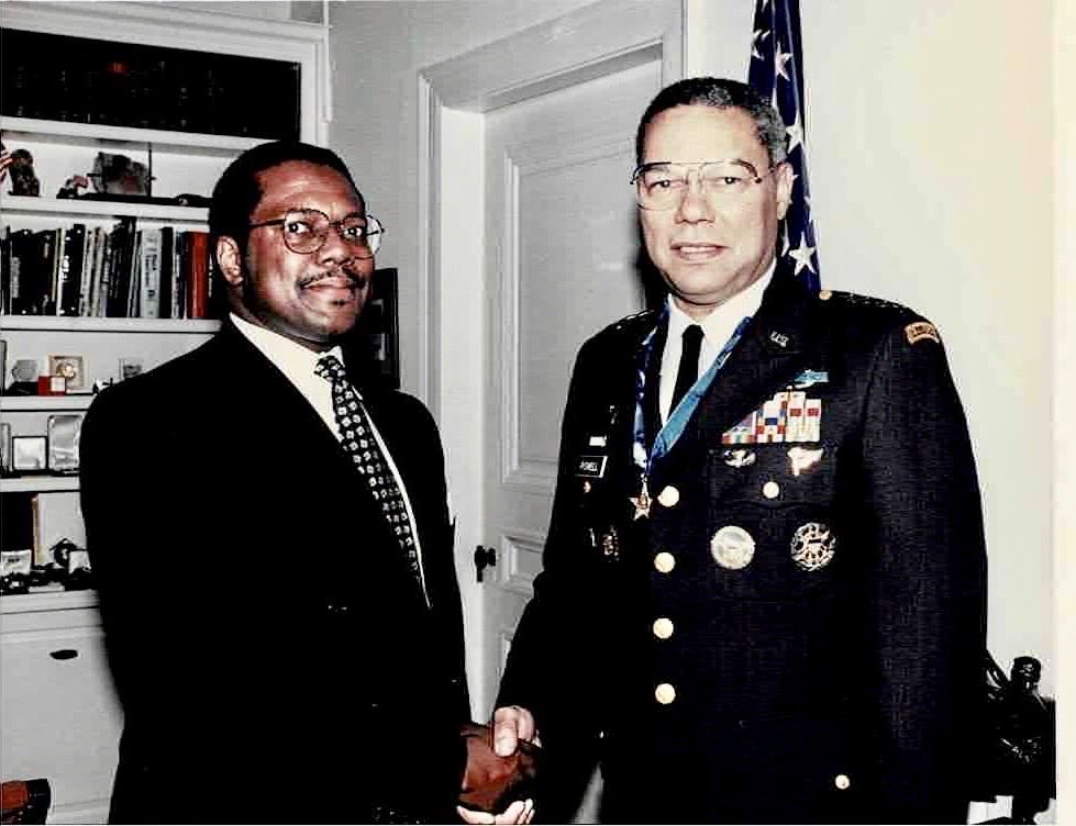 RalphBEverett's tweet photo. Sending love to General Colin Powell and his family. Thank you for your service. https://t.co/eeC316TvTj