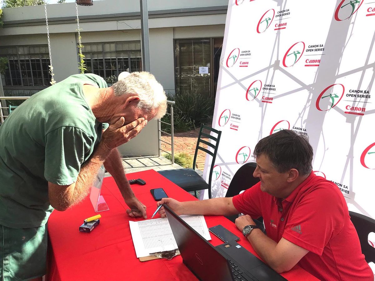 sadga101's tweet photo. Players completing registration ahead of the @CanonRSA Gauteng Open #sadga #canonopenseries #disabledgolf #disabledgolfer #golflife https://t.co/wjRDzSjdXI