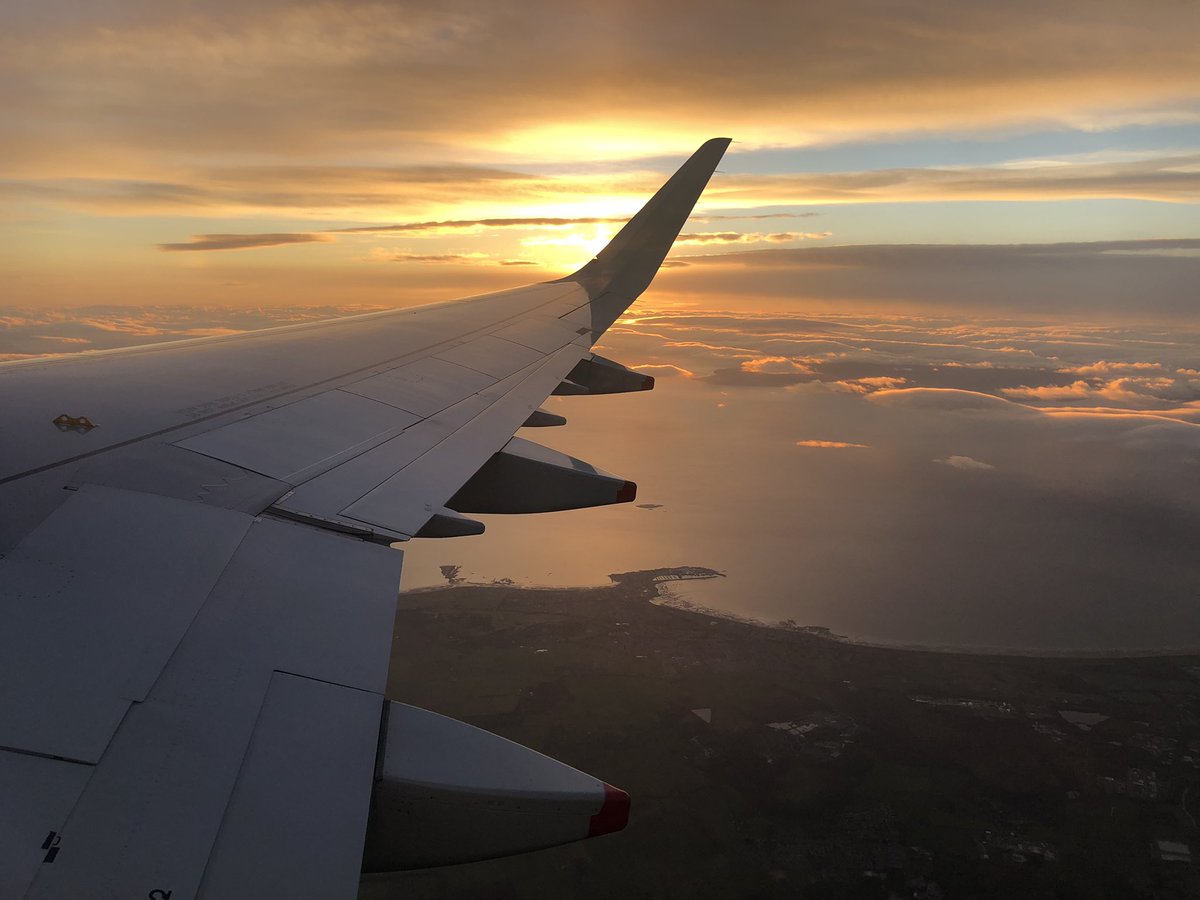 My #wingfriday British Airways shortly after departure from Glasgow Airport on route to #londonheathrow on a #airbus A320 Neo with a great sunset in the background over the west coast of Scotland