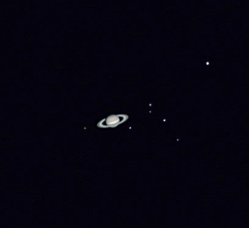 lucky_budd's tweet photo. A glorious symphony! Saturn with 7 moons: Titan, Rhea, Enceladus, Mimas, Thetys, Dione and Iapetus. Imaged from my back yard in Victoria, BC. https://t.co/sCVkRky6lB
