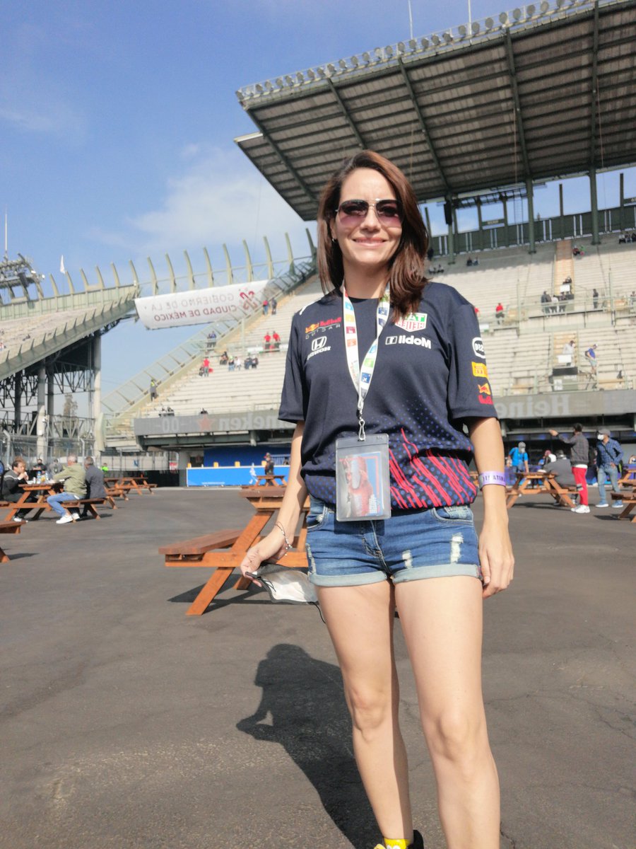 darzstar's tweet photo. A real fan.. Always here.. And early #checoperez #f1 #f1esta #MexicoGP https://t.co/PiQ6ZjKwiz