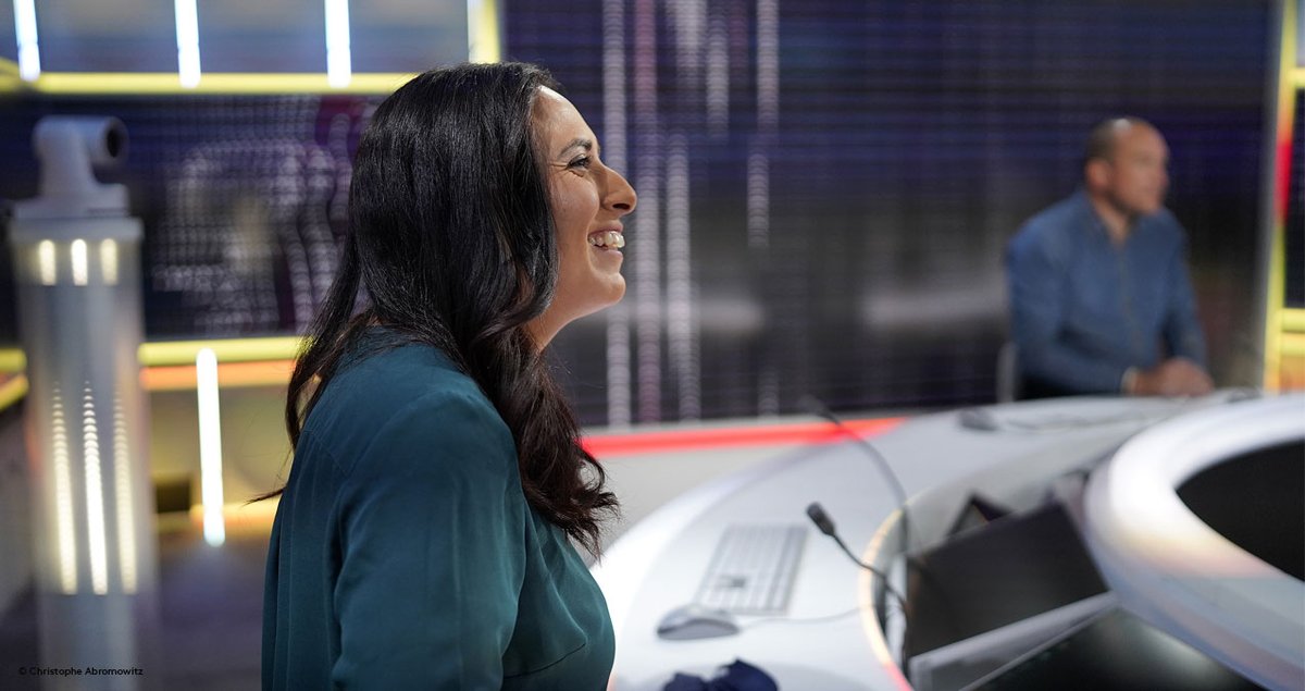 franceinfopro's tweet photo. 📢[NOUVEAU STUDIO] 
Découvrez les coulisses du studio 221 📻📺 de la @Maisondelaradio avec @Marcfauvelle et @salhiabrakhlia 

📆 À retrouver dès demain lundi 8 novembre 
⏰ 7h - 9h30 
#franceinfo https://t.co/930soOVE0V