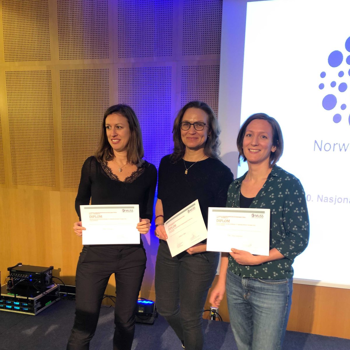 Congrats to <a href="/ANordstoga/">Anne Lovise Nordstoga</a> <a href="/CeciKOveraas/">Cecilie Krage Øverås</a> and Anna Marcuzzi who won the prize for best research at the <a href="/MUSS_norge/">MUSS</a> conference for their work on the selfBACK and <a href="/backup_project/">Back-UP Project</a> subgroup analysis. <a href="/HealthNTNU/">NTNU Health</a> <a href="/NTNU_ISM/">NTNU Samfunnsmedisin og sykepleie</a>