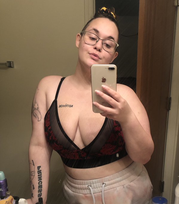 Yes I did have a long night 😎 https://t.co/aeTNDV02aO<a href="/tag/petplay"class="tags"><span>#petplay</span></a><a href="/tag/catgirl"class="tags"><span>#catgirl</span></a><a href="/tag/schoolgirlskirt"class="tags"><span>#schoolgirlskirt</span></a><a href="/tag/footfestish"class="tags"><span>#footfestish</span></a>