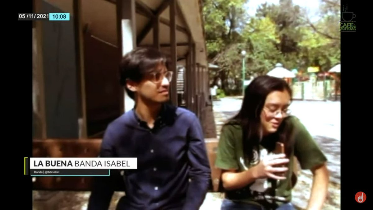 <a href="/DanyBarraganG/">Daniela Barragán García 🍉</a> <a href="/RomiinaGandara/">Romina Gándara</a> <a href="/guerrerochipres/">Dr. Salvador Guerrero Chiprés</a> 🔴#EnVivo | #CaféyNoticias

#FranzineSonoro | Luis Mata (<a href="/dudemata/">muis lata</a>) nos habla de La Buena Banda Isabel (<a href="/lbbisabel/">La Buena Banda Isabel</a>), un grupo mexicano de rock y power pop, con ansias de crecer su nuevo EP "If I Could Shrink the Time We Stretched"
youtube.com/watch?v=ZYVCvR…