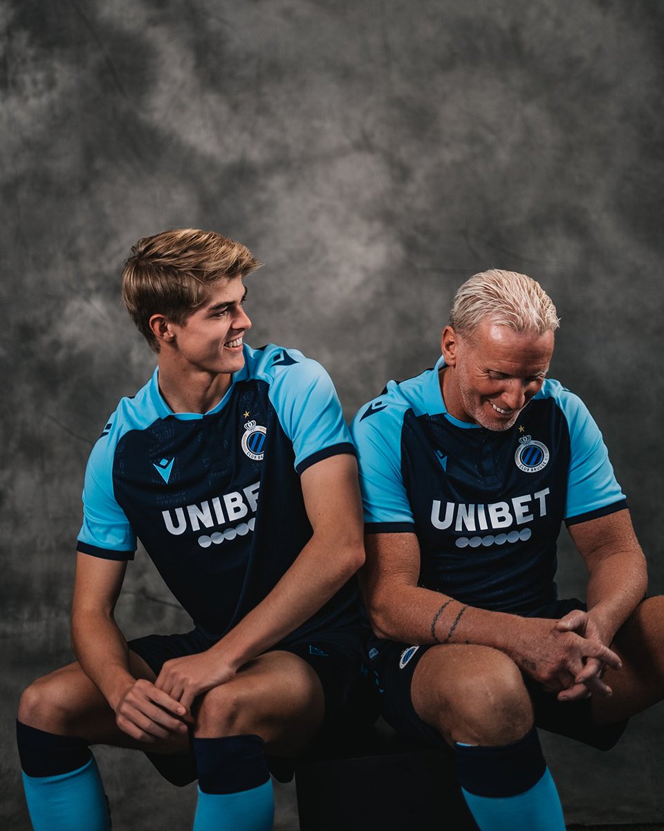 ClubBrugge's tweet photo. Wear it with pride. ✨ #TheHeritage https://t.co/2bbZNayWHt
