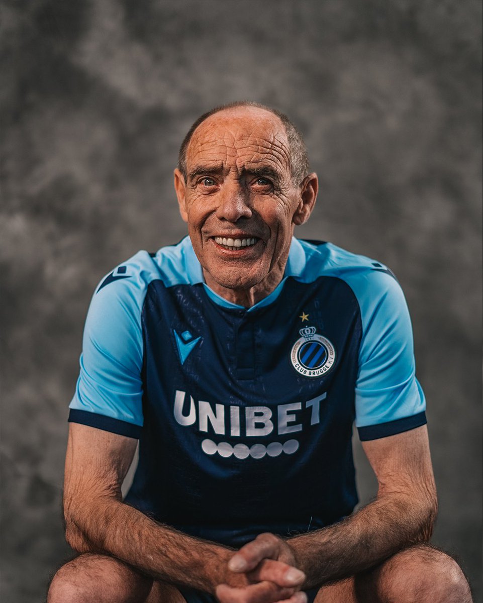 ClubBrugge's tweet photo. Wear it with pride. ✨ #TheHeritage https://t.co/2bbZNayWHt