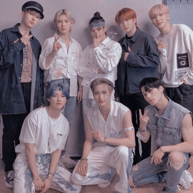 LilyFixedON's tweet photo. I’m voting for #ateez until my death #MAMAVOTE #DejaVu @ATEEZofficial https://t.co/cNj9Fo9ewm