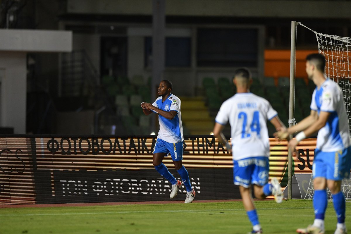 APOLLONOFFICIAL's tweet photo. 📸 Οι πανηγυρισμοί στο γκολ του #TheJaguar 🙌

#ApollonFC #WeAreOne #ApolDox https://t.co/7jJvThDTjV