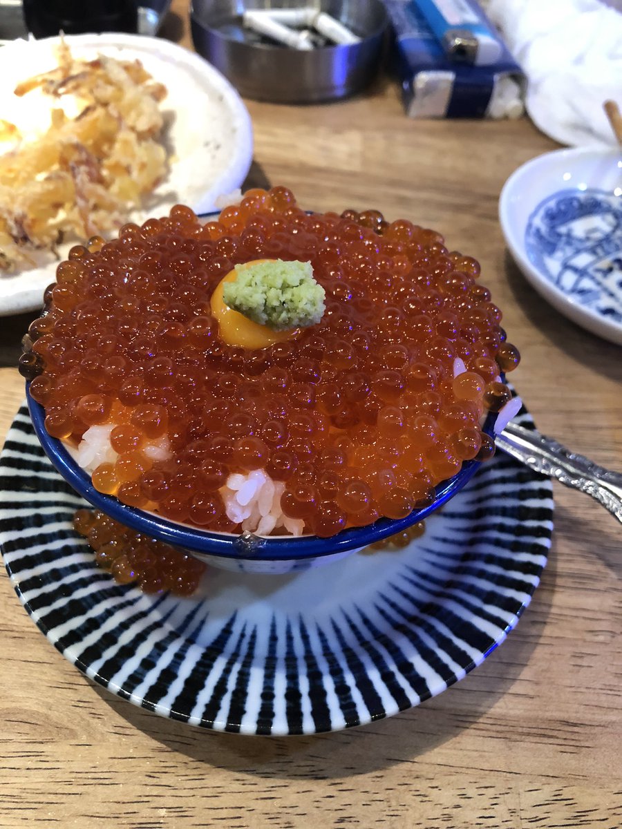 ScooPtvPLUS's tweet photo. コロナが落ち着いて色んなお店がやっと食べに行くことが出来ました😁

大阪来てこれは食べてみたかったんですよね(〃^ω^〃)w

あと大好きなイクラ丼も美味し♥️
#スクープTVプラス
#モジャック
#自由軒のカレー
#居酒屋のイクラ丼 https://t.co/vIGnJY83QA