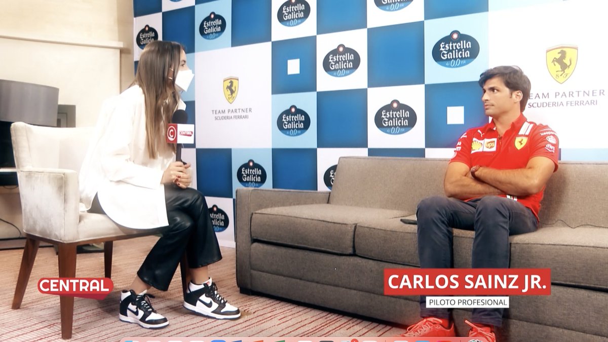 Central_mx's tweet photo. 🏁🏎 No se pierdan el #TopCentral de hoy porque @nurynovelo entrevistó a @Carlossainz55 de @ScuderiaFerrari, uno de los pilotos más esperados en el @mexicogp.
📺 Sintonicen @adn40 a partir de la 1:30pm o en línea: https://t.co/L8Q03MBHj8
#MexicoGP #F1ESTA #CarlosSainz https://t.co/BH7luKsIaQ
