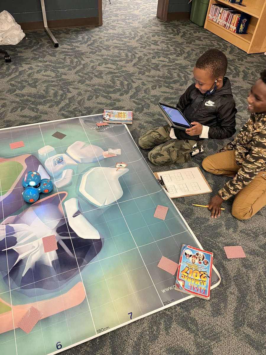 SOEGMLR5's tweet photo. 2nd graders are coding Dash robots to practice double digit addition! #SOESMM https://t.co/ykAU7TjTz6