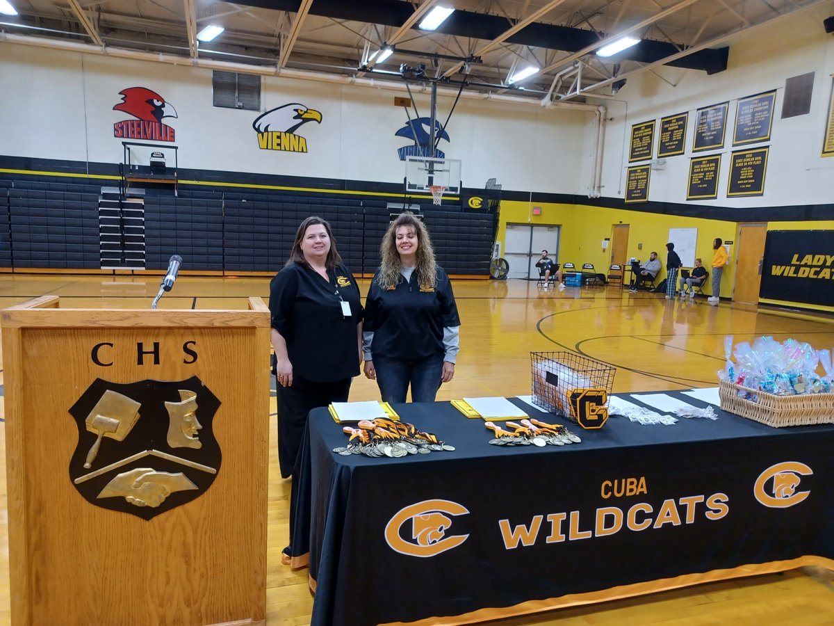 CCR2_Supt's tweet photo. Thx @CubaHighSchool counselors &amp; principals for recognizing academic excellence!  Congratulations CHS students!! #wildcatpride https://t.co/XIoq5oakpr