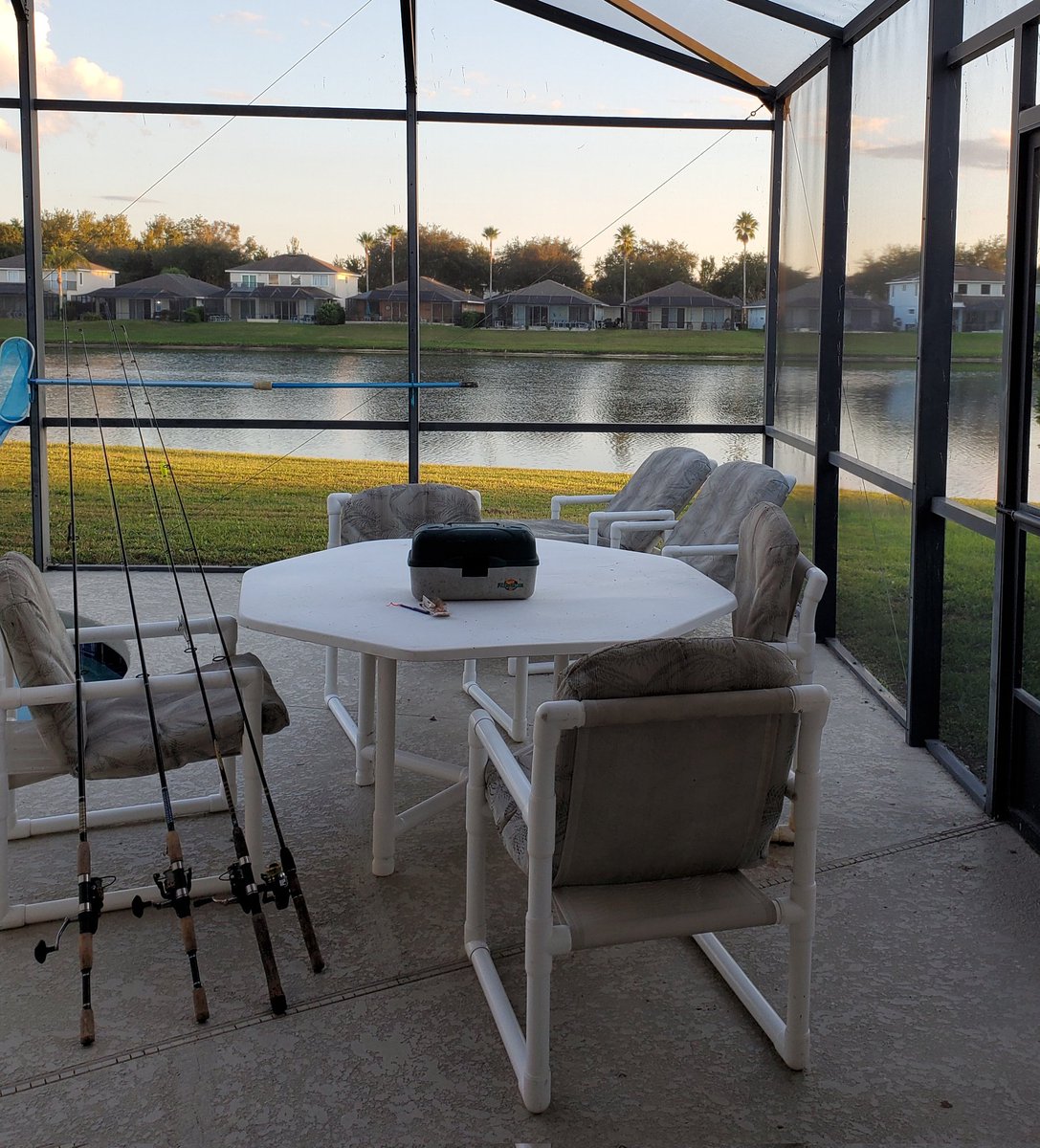 PVPhouse's tweet photo. Take a rest day from the theme parks and enjoy a relaxing day of catch and release fishing in our beautiful 28+ acre lake. 
#vacationhome #vacationrental #kissimmee #Orlando #Florida #waltdisneyworld #universalstudiosorlando #vrbo #airbnb #ownerdirect https://t.co/Z1auSOI3B9