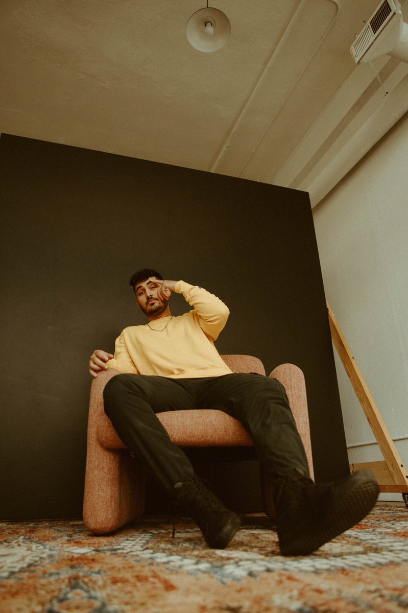 IT’S TIME! The first single off my final album…next Friday 💛

Title, preview, and feature reveal Monday.

(Pre-save the song on @spotify using the link in my bio)