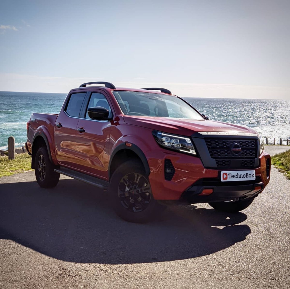 TechnoBokMedia's tweet photo. Powering into this weekend with the mighty and incredibly handsome new @nissanza Nissan Navara Pro 2X.
.
.
#Nissan
#NissanSA
#NissanNavara
#Navara
#NavaraPro2X https://t.co/06xVKEE27v