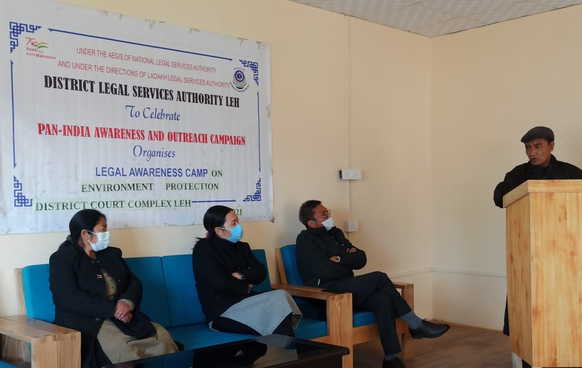 ledegladakh's tweet photo. Mr Tenzin Motup from LEDeG speaks at the legal awareness camp on environmental protection organised by District Legal Services Authority Leh today.

#ledeg #environment #Leh https://t.co/rd4qKi3Mzt