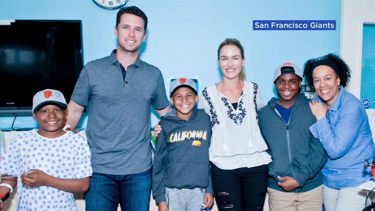abc7newsbayarea's tweet photo. Buster Posey's BP28 foundation focused on childhood cancer research has helped hundreds of thousands if not millions of children. https://t.co/mvy77ZogNd https://t.co/5f3hDzqJes