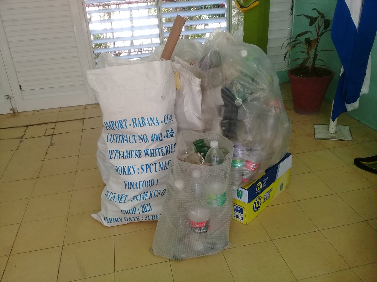 Desarrollamos Festival de Recuperación de Materias Primas en centros estudiantiles de #Cienfuegos x #Aniversario60Reciclaje. Aquí 📷 imágenes de aporte de pioneros de escuela Carlos M. de Céspedes, sede de proyecto educativo Reciclemos por el planeta <a href="/cubarecicla/">CUBARECICLA</a> <a href="/MindusIndustria/">Ministerio de Industrias de Cuba</a>
