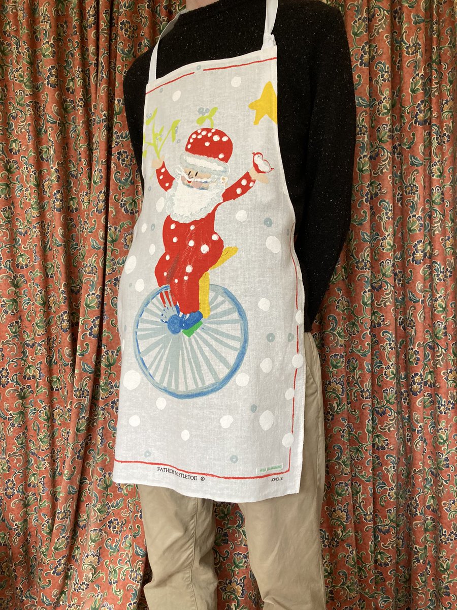 wildbrambling's tweet photo. Christmas stock now live on Etsy! Kitsch aprons, mushroom brooch stocking fillers, and scandi house ornaments. Get festive sustainably with this bounty of upcycled goodness ❤️
#ecochristmas #sustainablechristmas #scandichristmas #scandihome #scandidecor #kitschchristmas https://t.co/297iXiP0Fz