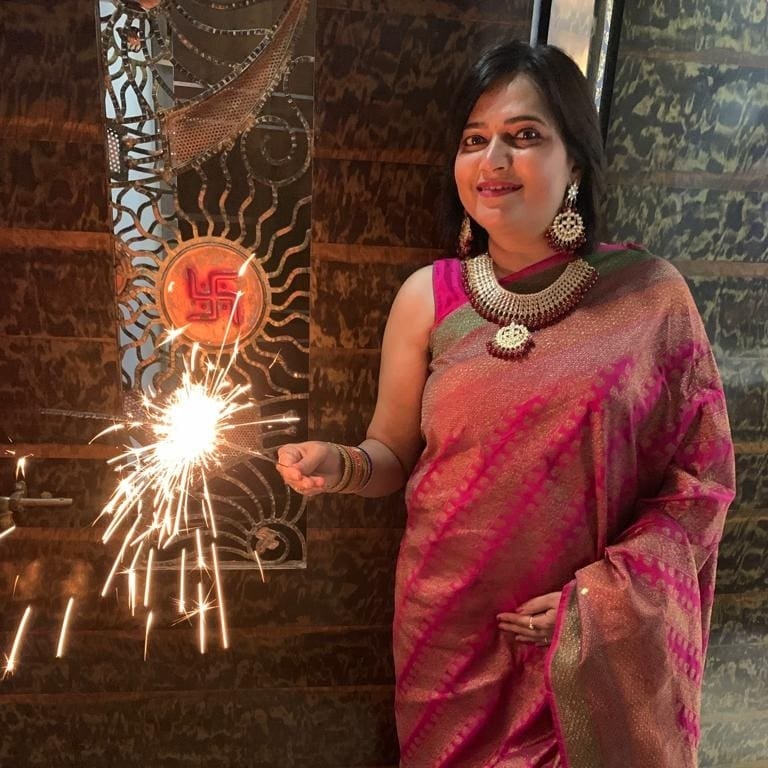 VighnahartaEnt's tweet photo. Diwali Celebration laxmi Pooja and Rangoli by Archana Dange (Managing Director)
Vighnaharta Entertainment Pvt. Ltd.
https://t.co/th3cFz1xvL

#diwali2021 #diwalivibes #Diwali https://t.co/IwJWQTVmcX