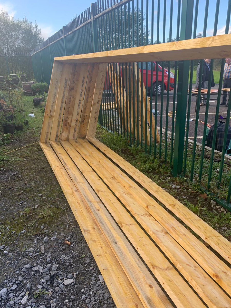 CorkFoodPolicy's tweet photo. Bishopstown Tidy Towns &amp; Bishopstown Men's Shed constructing raised beds for community garden. It's so exciting, can't wait for Friday when everything will be installed @ Murphy's Farm by Telus International &amp; community @CorkHealthyCity @greenspacescork @TELUS @corkcitycouncil https://t.co/lrZOve9DyS
