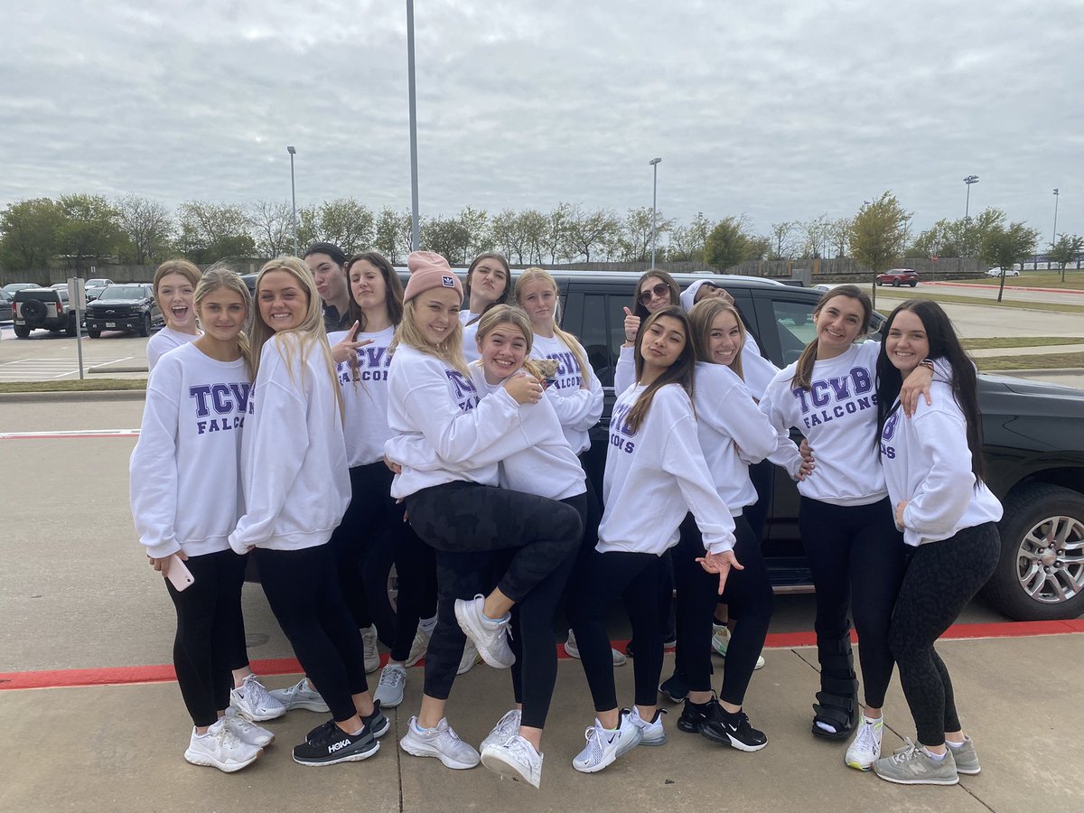 GAME DAY READY!!!! 💜💛 Live Tweets will be coming from @CoachJayjohn be on the lookout! #HeyHeyItsGameDay