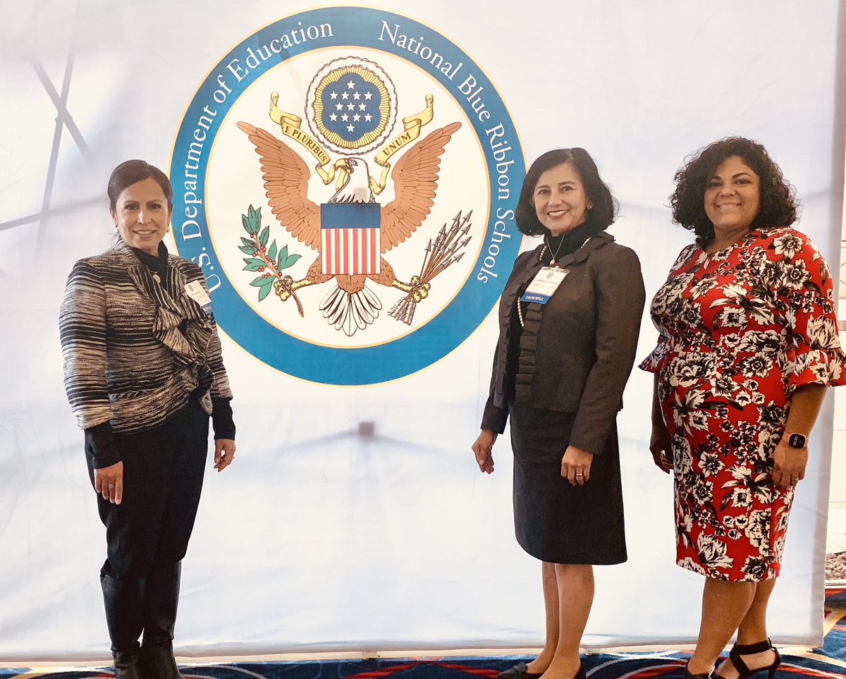 MclerranDelia's tweet photo. @NatlBlueRibbon @ywlasatx @ywprep @saisd @YoungPrimary Waiting w/Board President C. Martínez @SheRaisesUpKids and @ArzamendiRegina to receive our Blue Ribbon plaque! #girlpower 💪🏽❤️ https://t.co/fwgWo2e7Rd