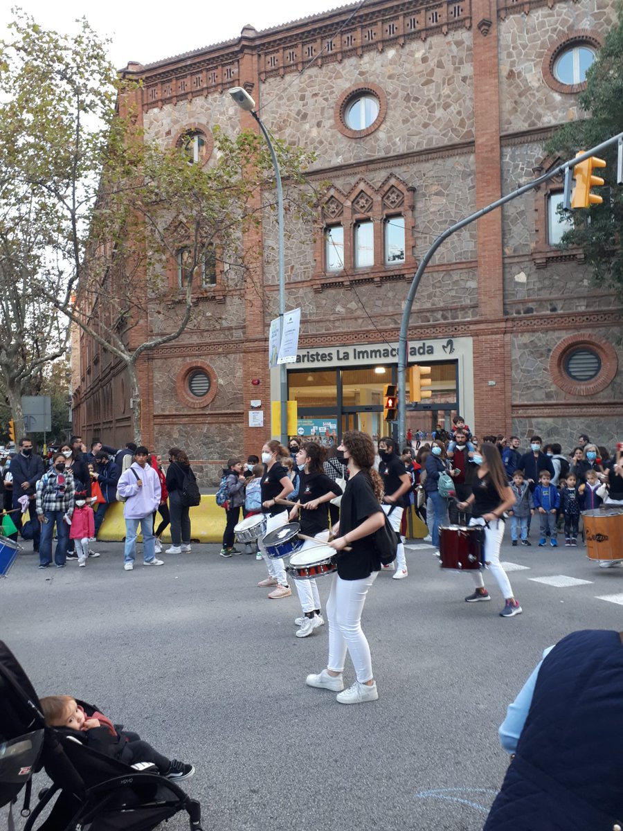 MaristesCat's tweet photo. L'#AMPA del col·legi #MaristesLaImmaculada de Barcelona s'uneix de manera festiva al projecte #EixampleRespira. #MaristesEscolta #Menyscontaminació https://t.co/0CCoxwNQNF