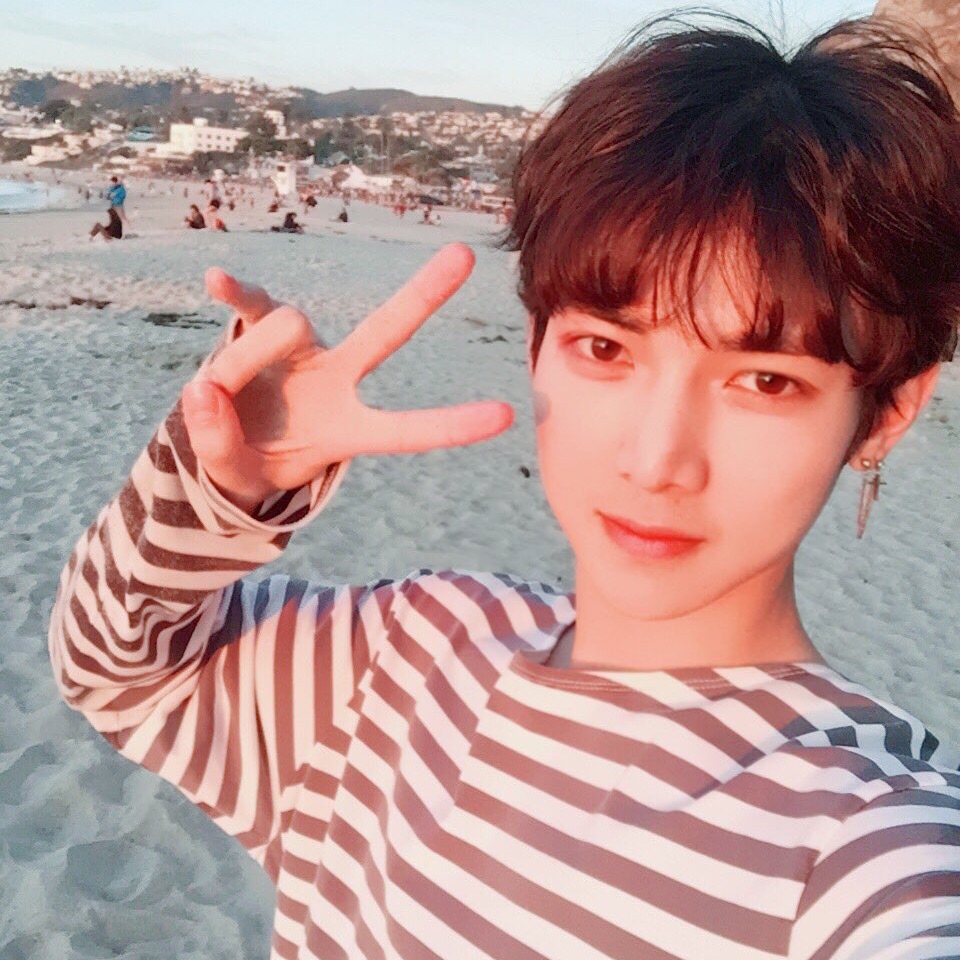 Kaarme715's tweet photo. ~~~day three~~~
#MAMAVOTE #ateez @ATEEZofficial
rt and send links to ur votes ^^
#MAMA2021 https://t.co/ytVwUalkUj