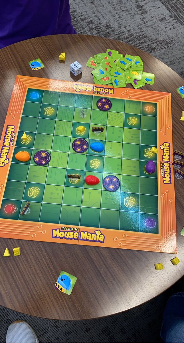 _KaylaKellogg's tweet photo. Hour of Code at UNI! We told a mouse where to go, got a caterpillar through a maze, and played a board game to earn cheese all with the power of code! #UNIETD #GIRLSLOVECODE https://t.co/QwlqGSBazi