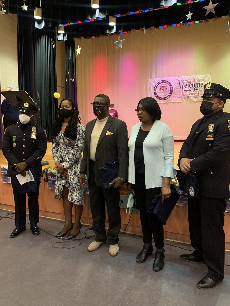 NYPD 101st Precinct tweet media