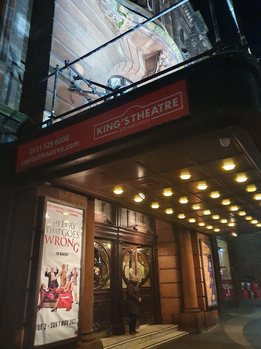 ZackMundell's tweet photo. Finally getting to see @mischiefcomedy 's the 'Play That Goes Wrong'! Super stoked for this! Has been a long time coming https://t.co/SNXLYSznVm