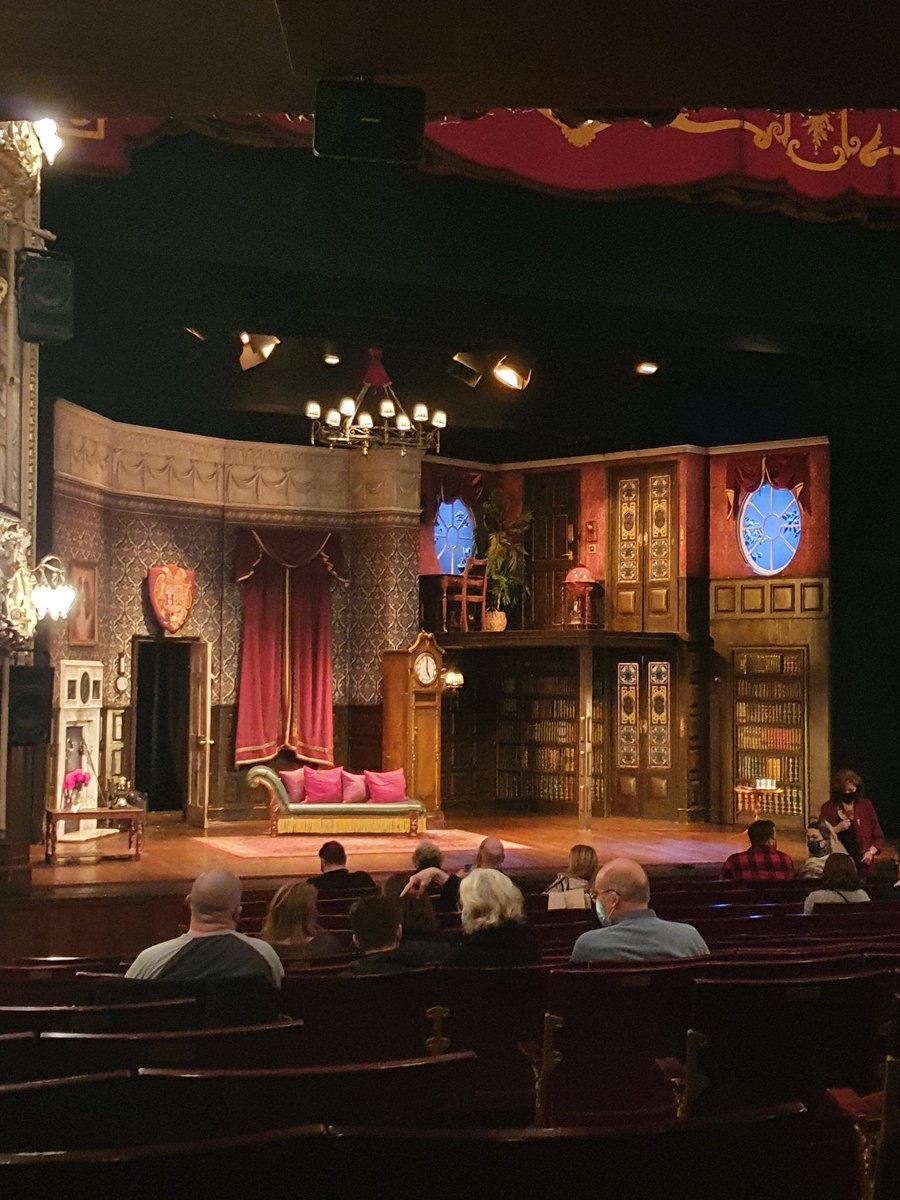 ZackMundell's tweet photo. Finally getting to see @mischiefcomedy 's the 'Play That Goes Wrong'! Super stoked for this! Has been a long time coming https://t.co/SNXLYSznVm