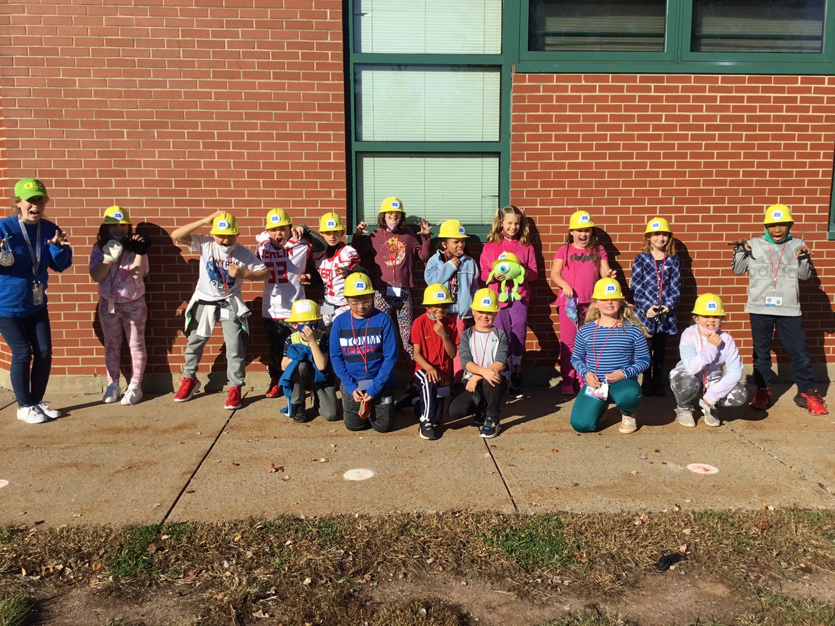 MrsKingGrade3's tweet photo. We finally got to have our Monsters University day! We got to write persuasive ads to sell a monster they created, make multiplication monsters, escape an I My Monster escape room, and dance like monsters. We had a great day, #willardPride @Willard_School https://t.co/2D9UEnvtMN