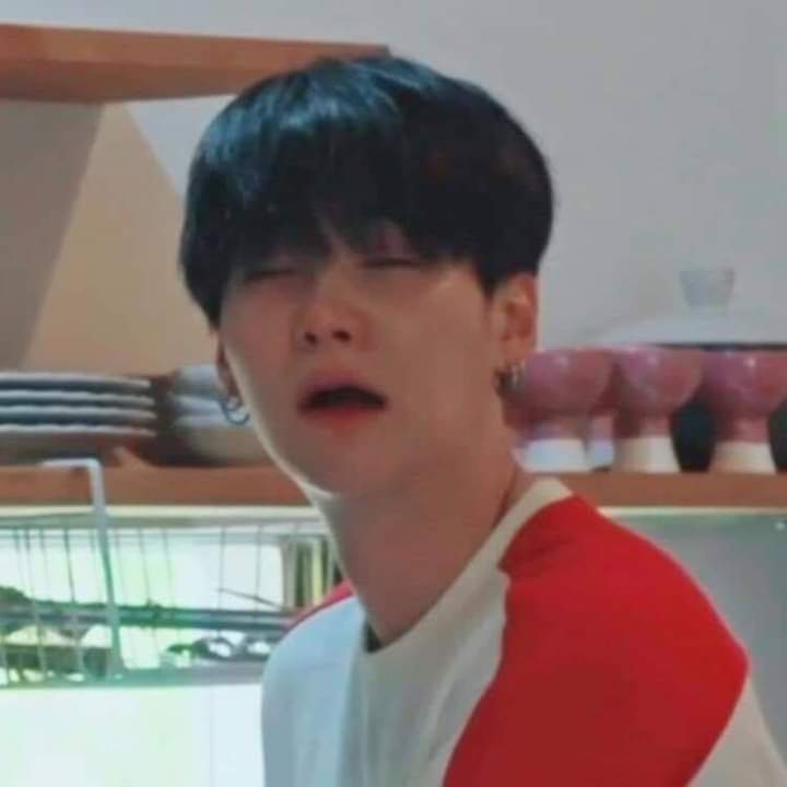 Isabelcirilo2's tweet photo. @BTS_twt_MINPD 💯🤭😍😍 https://t.co/SOhMnM5uoy