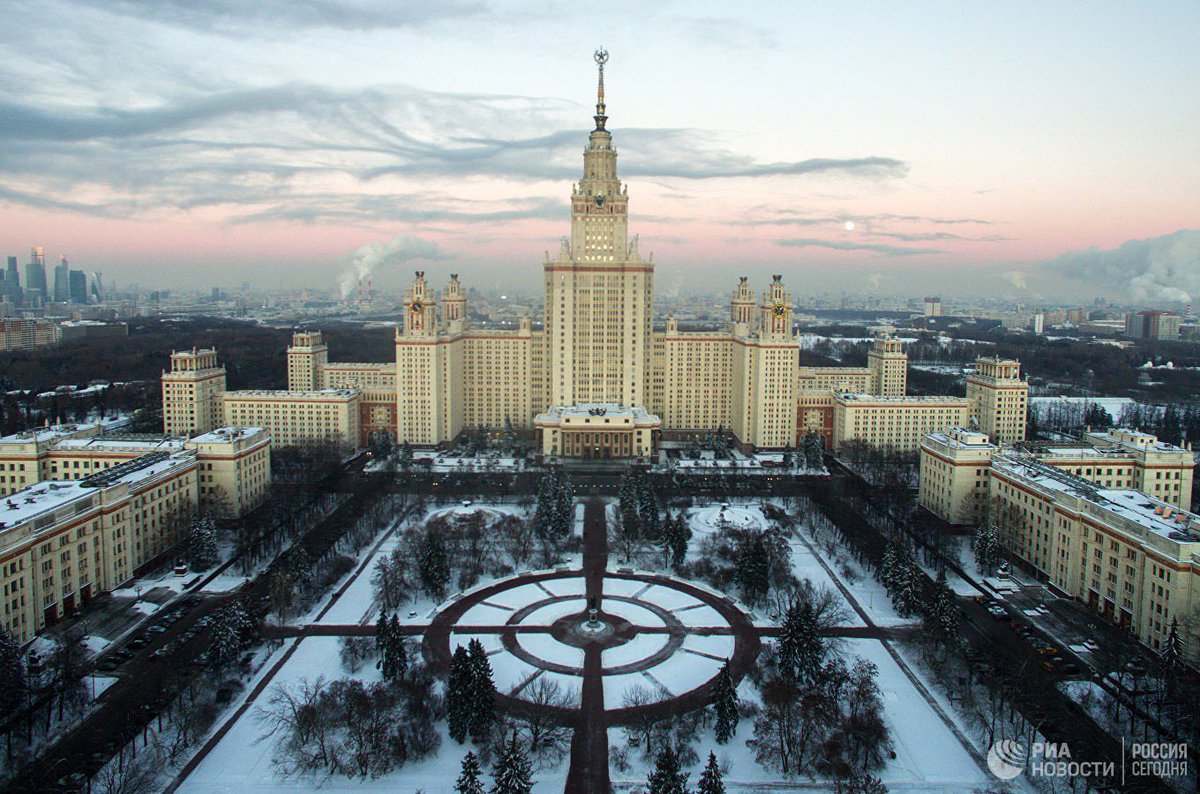 Logo_Kiselgof's tweet photo. Castle “Stalin style” - MSU main building https://t.co/4pDtTS39nf