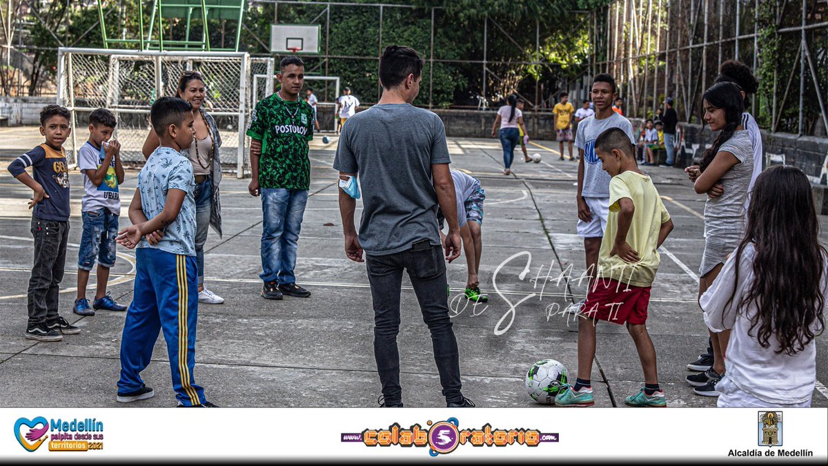 colaboratorio5's tweet photo. Momentos de nuestro semillero de comunicaciones en el barrio La Paralela
¡Historias de Shaanti para ti!

#shaantiparati #colaboratorio5 #Comunicaciones #Juventud #ComunicacionComunitaria https://t.co/toepXQmeMr