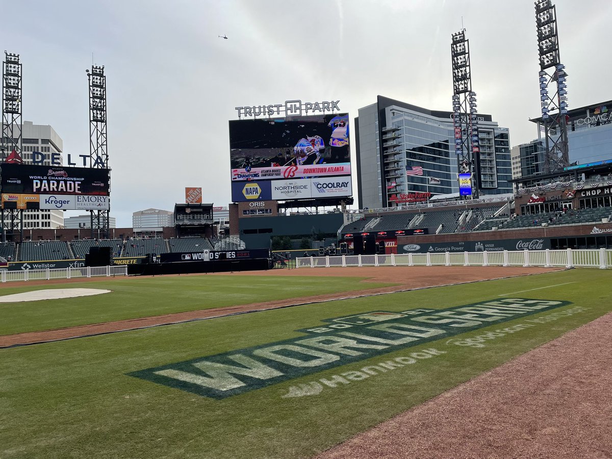 michaelrmariam's tweet photo. Covering the Atlanta Braves’ World Series parade for @emorywheel ! Follow along on Instagram and Twitter https://t.co/1HR4xqwghs