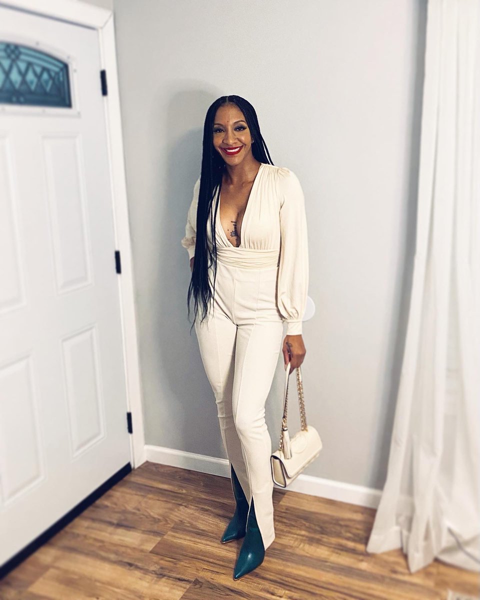 _BriMW_'s tweet photo. Do it like it’s my b-day! 💛🤎✨ https://t.co/WWG9xo9US6